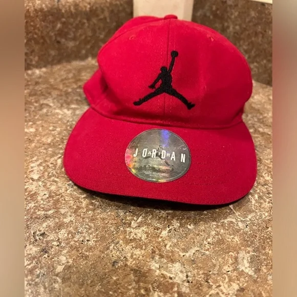 Nike Air Jordan - Red Cap - Picture 1 of 3